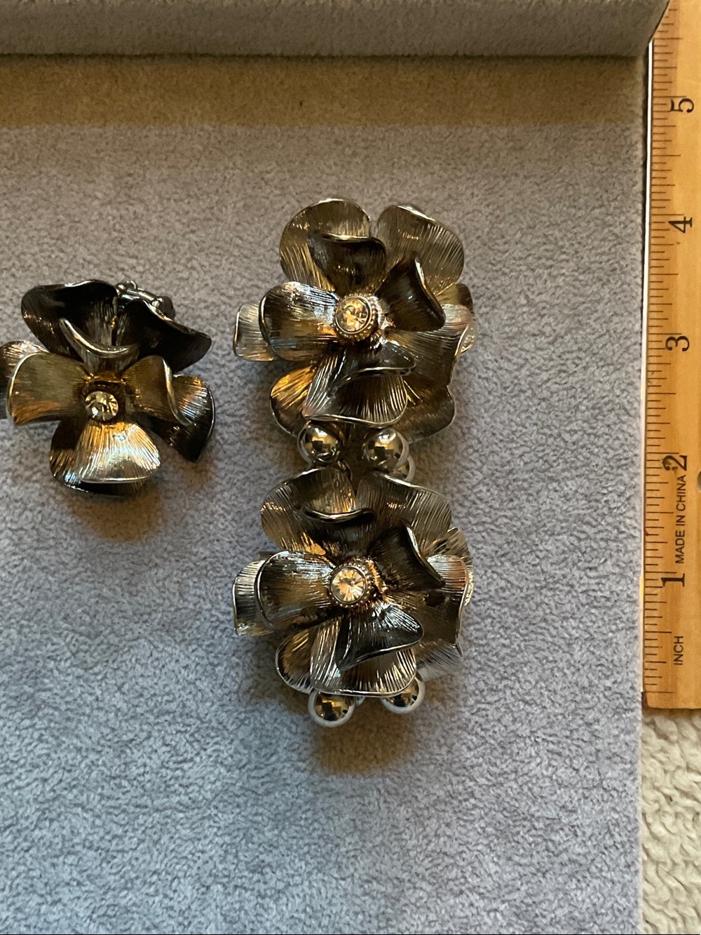 Metallic Flower Bracelet and Clip-On Earring Set - Gold Tone